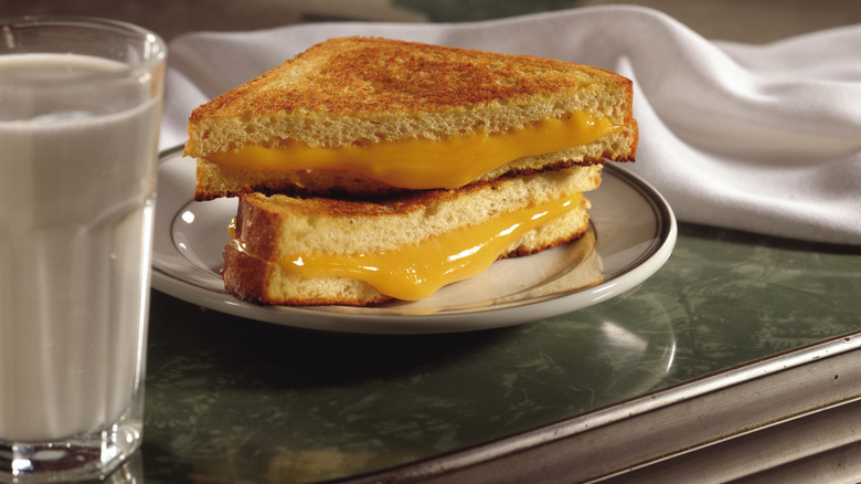 grilled cheese sandwich