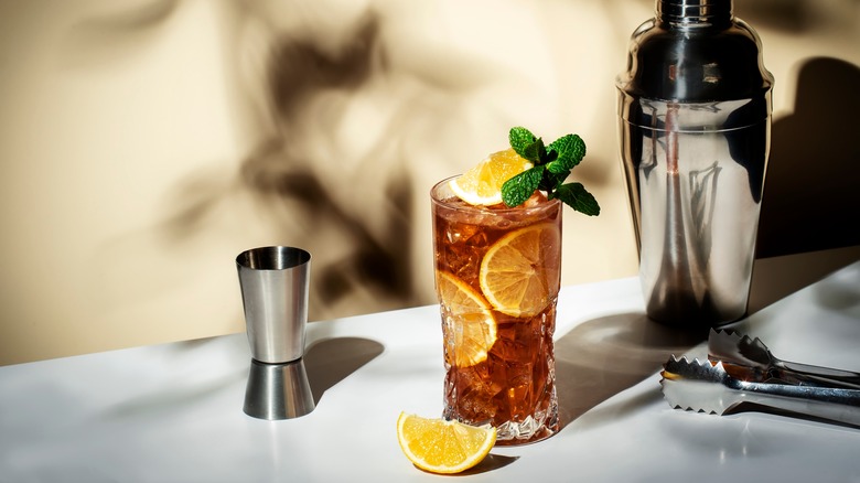 Long Island iced tea cocktail