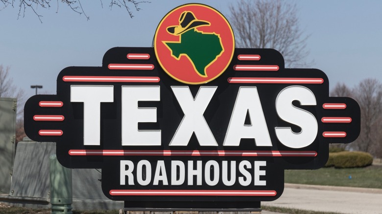 Texas Roadhouse neon sign