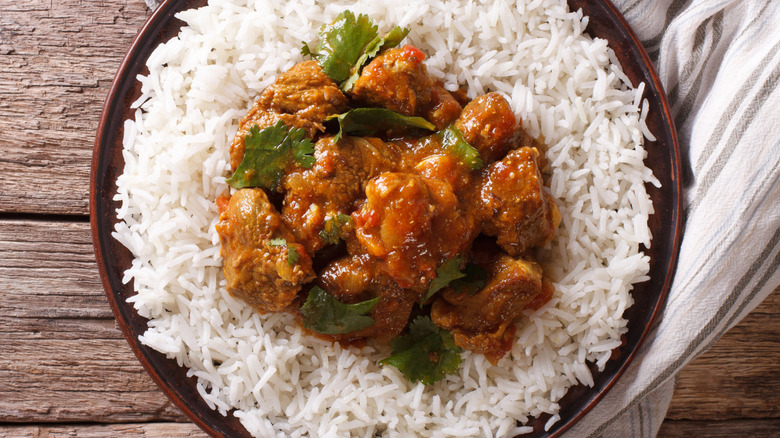 madras curry in rice