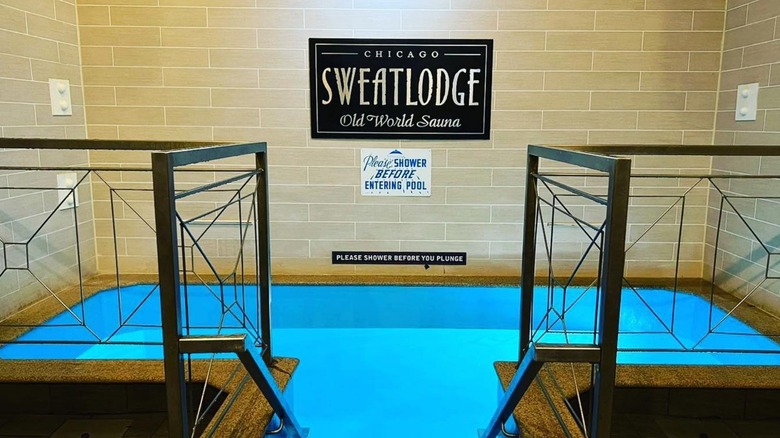 The pool of Chicago Sweatlodge.