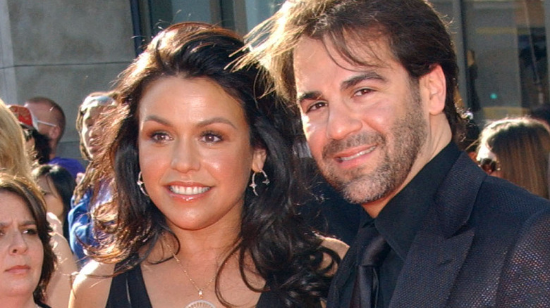 rachael ray posing with john cusimano red carpet