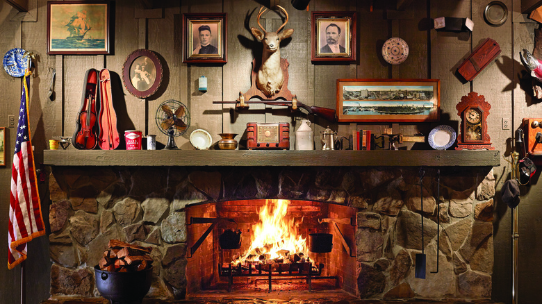 Cracker Barrel fireplace and decorated mantle