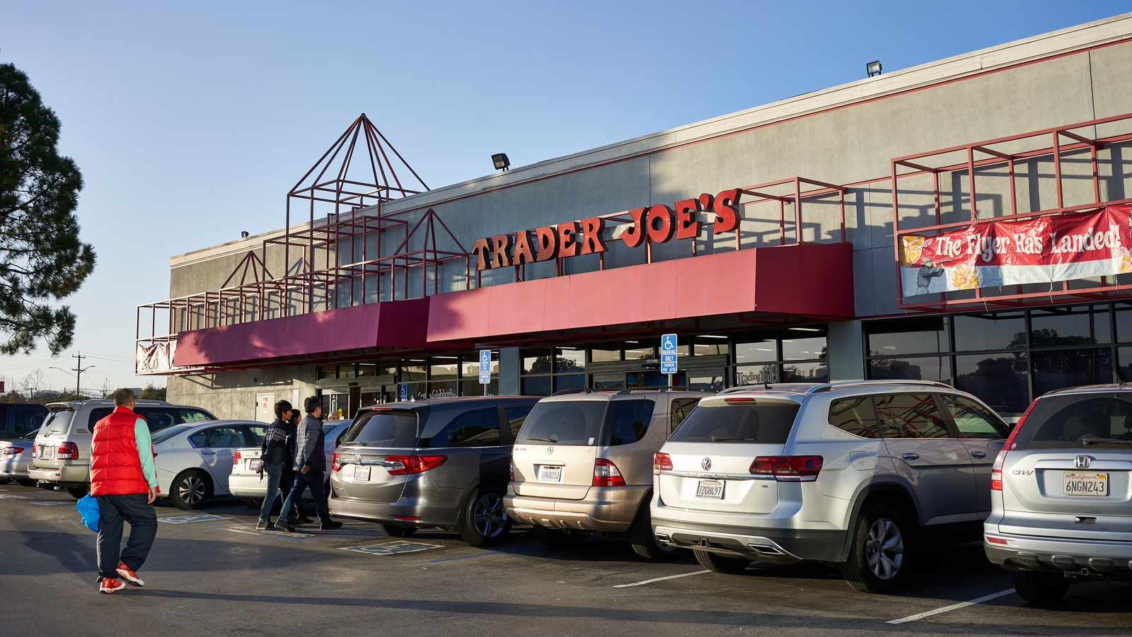 The Reason Trader Joe's Parking Lots Are So Small