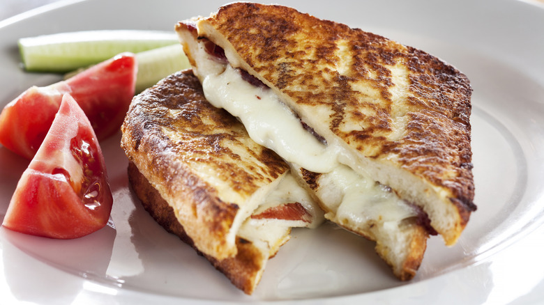 Grilled cheese with juicy tomato