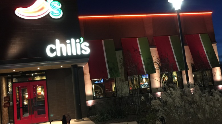 Chili's restaurants looking empty at night