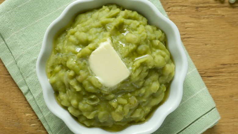 buttered mushy peas in bowl