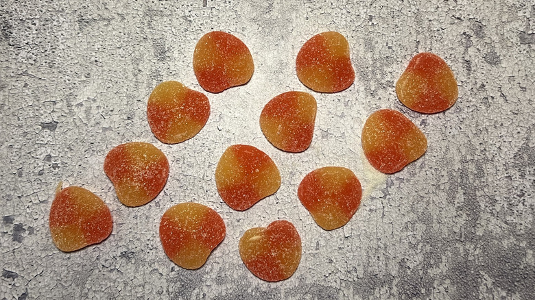 three diagonal rows of Peaches gummies