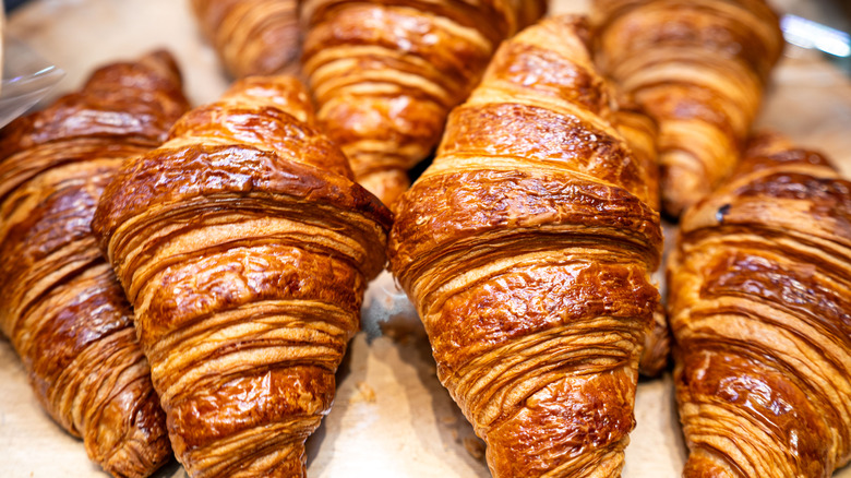 Flour croissant pile