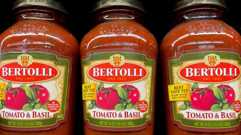 Bertolli Tomato and Basil Sauce jars on shelf