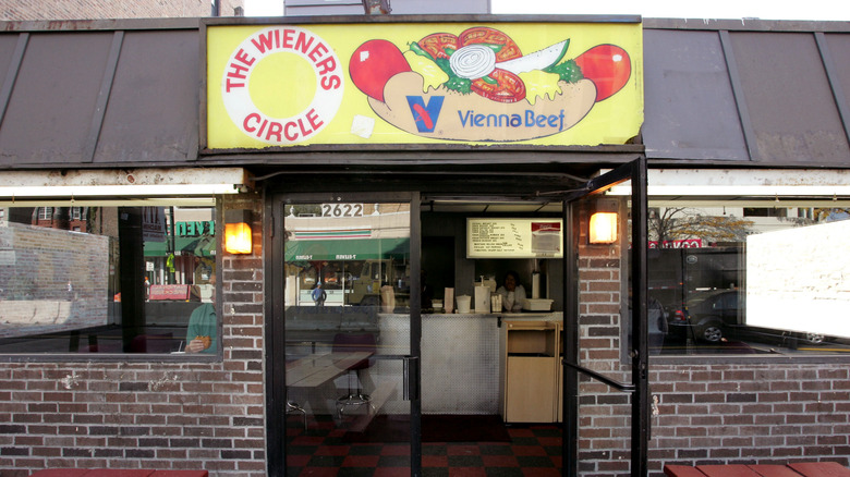 exterior wieners circle