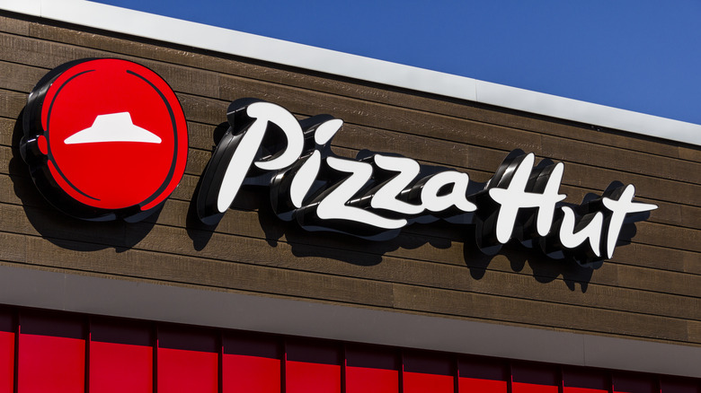 Pizza Hut exterior