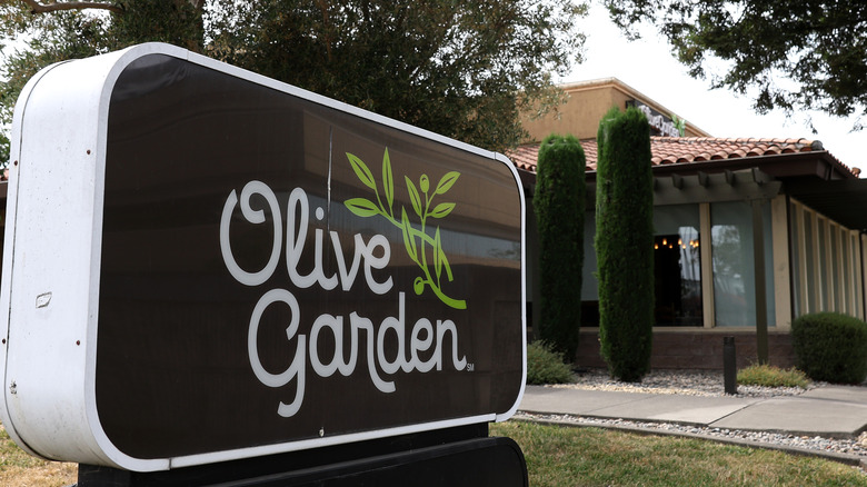 An Olive Garden sign outside of the restaurant