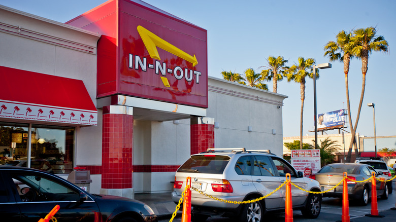 Full In-N-Out Drive-Thru