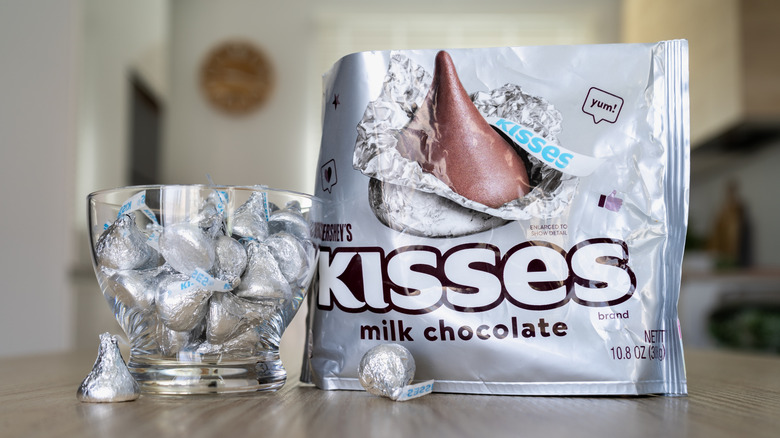 bowl and bag of Hershey's kisses