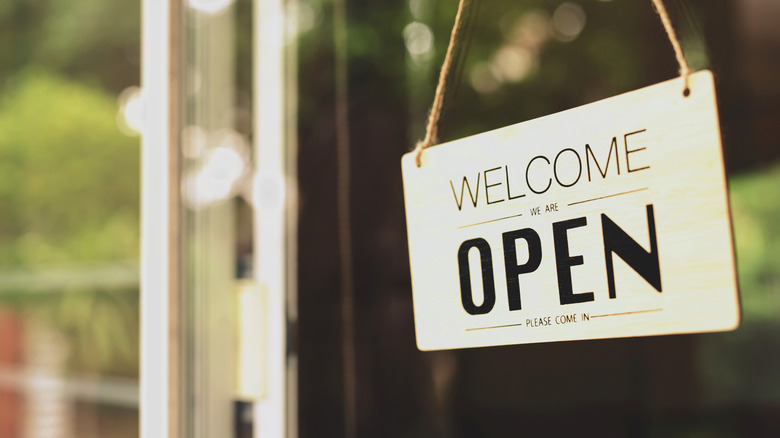 Open restaurant sign