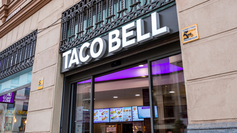 The entrance of a Taco Bell location in Spain