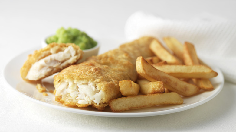 uk fish and chips with mushy peas