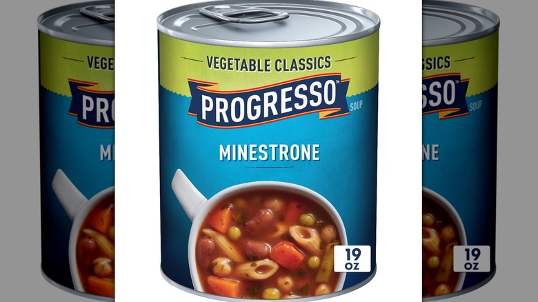 Can of Progresso Vegetable Classics Minestrone soup