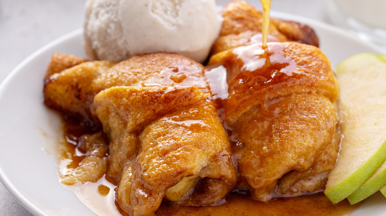 crescent roll apple dumplings