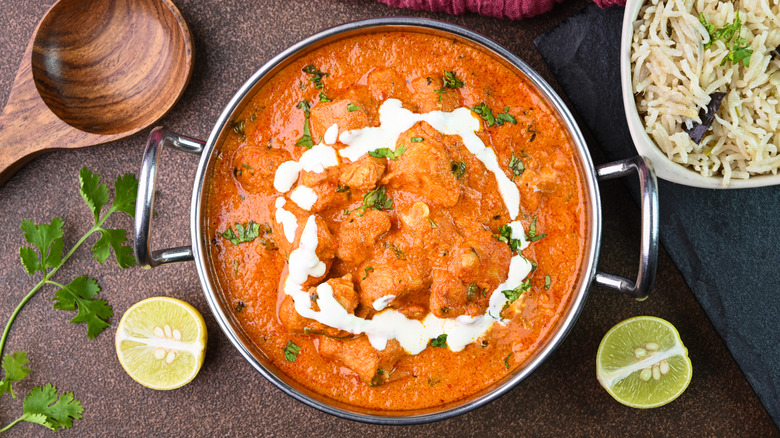 butter chicken curry pot