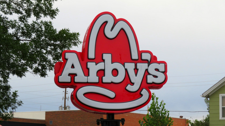 An Arby's sign.