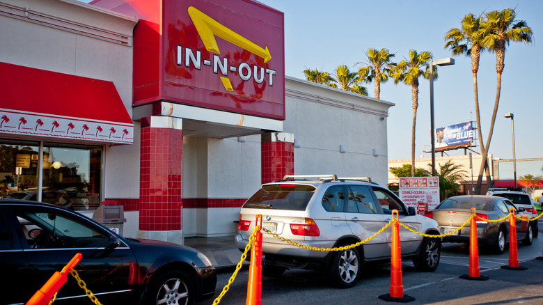 In-N-Out drive-thru line