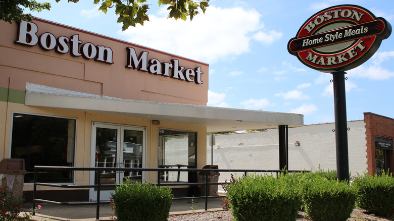 Exterior of a seemingly empty Boston Market restaurant