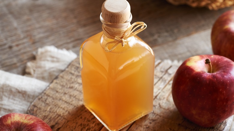 apple cider vinegar in jar