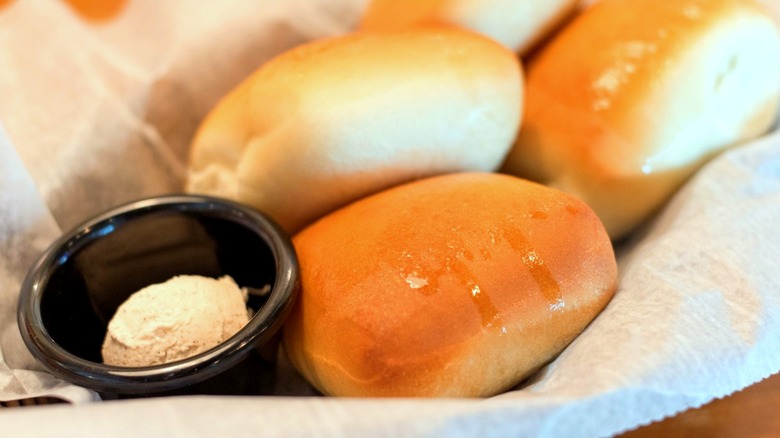 A basket of Texas Roadhouse bread rolls