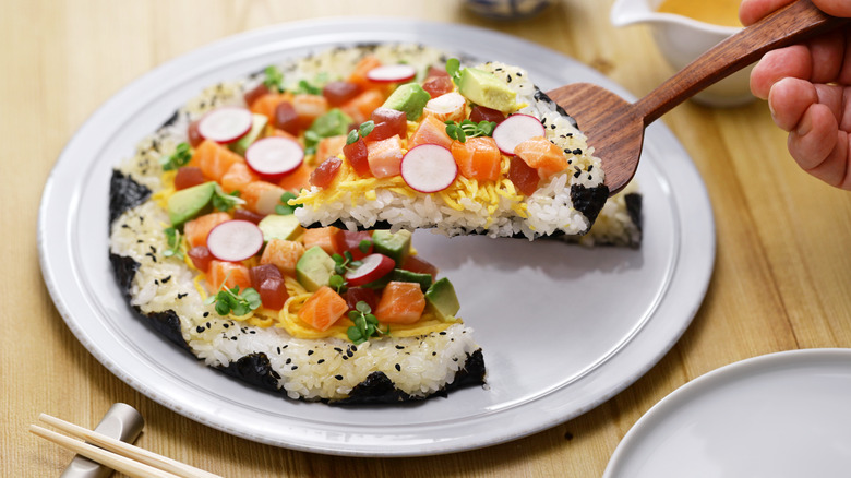 Sushi pizza