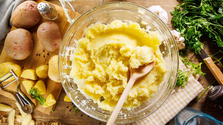 A bowl of freshly made mashed potatoes