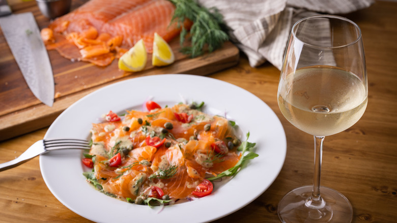 smoked salmon with white wine