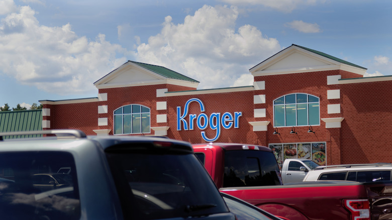 Kroger storefront and parking lot