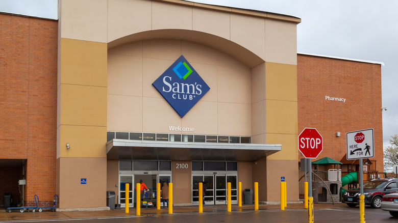 Sam's Club storefront