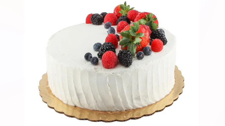 whole foods berry chantilly cake