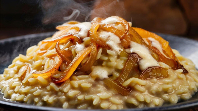 Risotto with caramelized onions on top