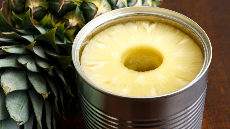 Canned pineapple rings