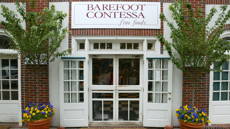 The storefront of the Barefoot Contessa shop.