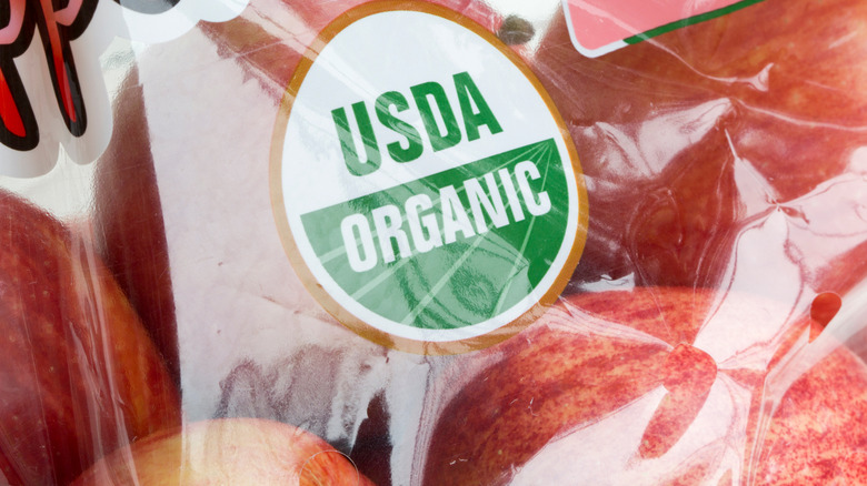 Organic label on a bag of Gala apples.