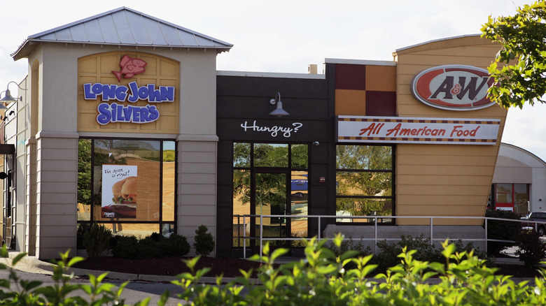 Exterior of a Long John Silvers-A&W hybrid restaurant