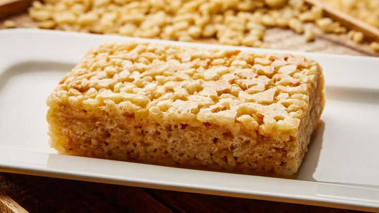 a rice krispie treat on a plate