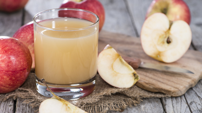 Glass of apple cider