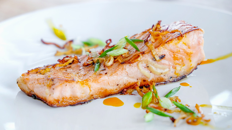 Ginger-topped salmon